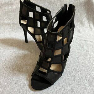 NYLA Juliet Black Back-Zip Peep-Toe Booties.  Size 7